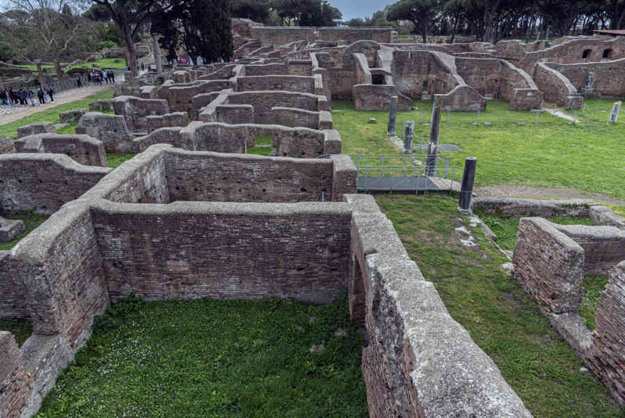 Italia - Ostia 57 - parque arqueológico de Ostia Antica.jpg